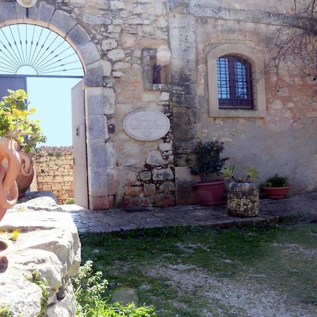 Гостевой дом Casina Di Grotta Di Ferro Санта-Кроче- Камерина Экстерьер фото